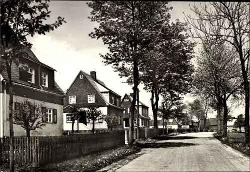 Ak Deutscheinsiedel Deutschneudorf im Erzgebirge, Straßenpartie