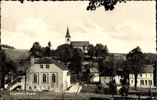 Ak Voigtsdorf Dorfchemnitz im Erzgebirge, Teilansicht vom Ort, Kirche