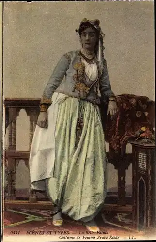 Ak Scenes et Types, La Belle Fatma, Costume de Femme Arabe Riche