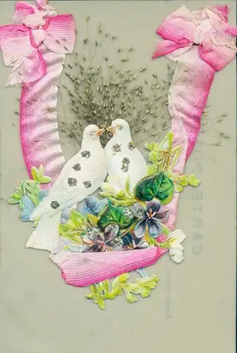 Zelluloid Ak Tauben, Stoffschleifen, Veilchen