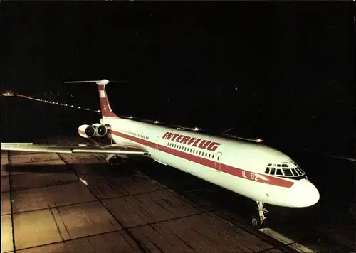 Ak Passagierflugzeug Interflug, Iljuschin IL 62, Landung
