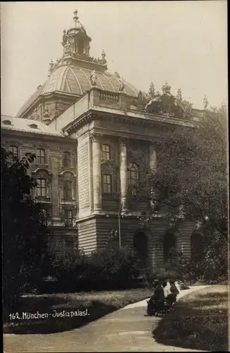 Ak München, Justizpalast