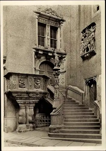 Ak Görlitz in der Lausitz, Rathaustreppe, Kanzel, Justitia, Wappen des Matthias Corvinus