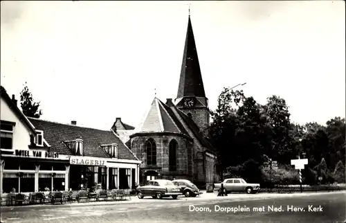 Ak Doorn Utrecht Niederlande, Dorpsplein met Ned. Herv. Kerk