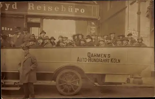 Foto Ak Köln am Rhein, Reisebüro, Dahmen's Auto-Rundfahrt, Touristen