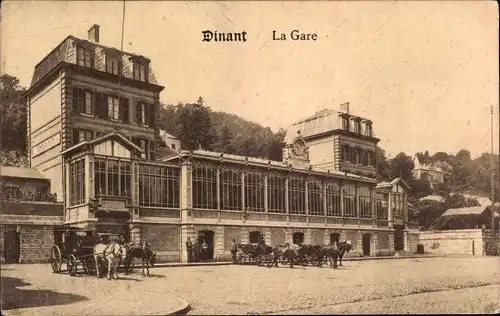 Ak Dinant Wallonien Namur, La Gare, Kutsche