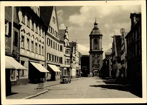 Foto Ak Dillingen an der Donau, Straßenpartie, Mitteltorturm, Geschäfte