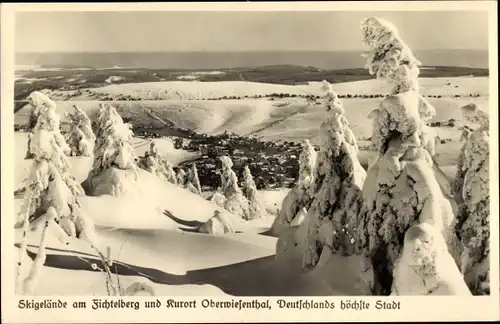 Ak Oberwiesenthal im Erzgebirge, Fichtelberg, Panorama, Winter