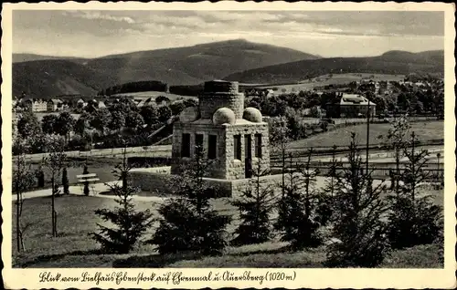 Ak Eibenstock im Erzgebirge Sachsen, Blick vom Gasthaus Eibenstock auf Ehrenmal und Auersberg