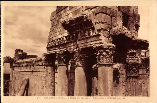 Ak Baalbek Libanon, Temple de Bacchus, Chapiteaux et Entablements