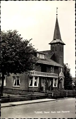 Ak Leens Groningen, Geref. Kerk met Pastorie