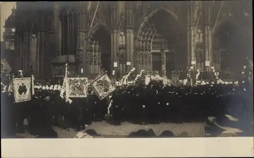 Foto Ak Köln am Rhein, Feierliche Prozession beim Eucharistischen Kongress 1909