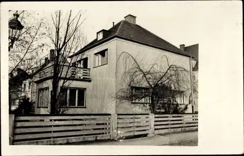 Ak Berlin, Straßenpartie mit Wohnhaus