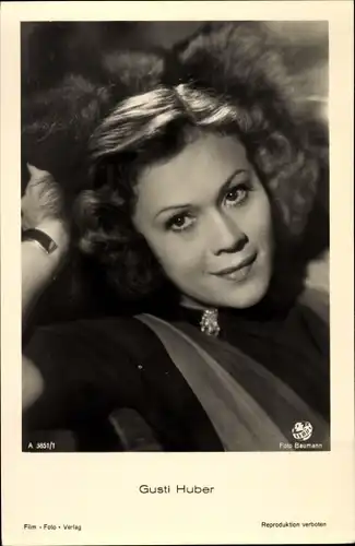 Ak Schauspielerin Gusti Huber, Portrait