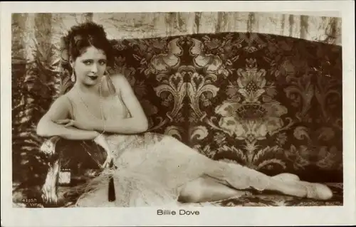 Ak Schauspielerin Billie Dove, Portrait