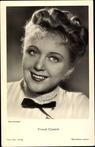 Ak Schauspielerin Friedl Czepa, Portrait