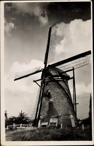 Ak Niederlande, Blick auf eine Windmühle