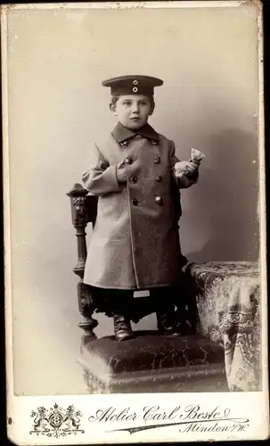 CdV Minden in Westfalen, Junge in Uniform, Portrait