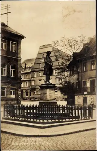 Ak Hainichen in Sachsen, Gellert-Denkmal mit Stadthaus