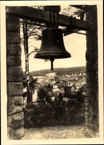 Ak Hartha Hintergersdorf Tharandt im Erzgebirge, Glocke mit Blick über den Ort