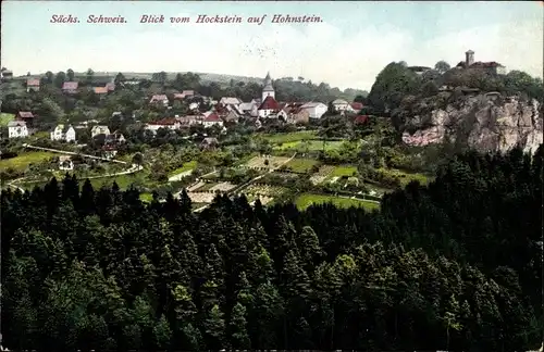 Ak Hohnstein Sächsische Schweiz, Blick vom Hockstein auf den Ort
