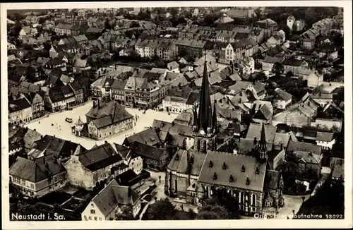 Ak Neustadt in Sachsen, Fliegeraufnahme der Stadt mit Kirche