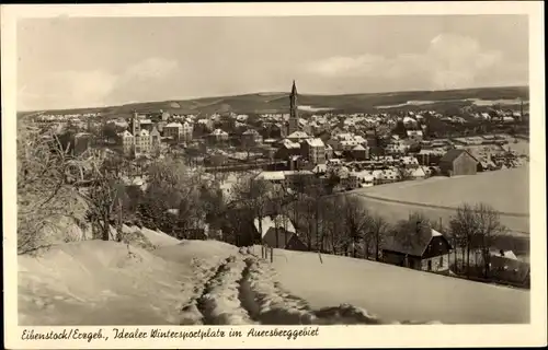 Ak Eibenstock im Erzgebirge Sachsen, Ortsansicht mit Kirche im Schnee, Winter