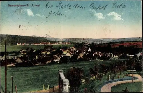 Ak St. Arnual Saarbrücken im Saarland, Gesamtansicht von Ortschaft und Umgebung