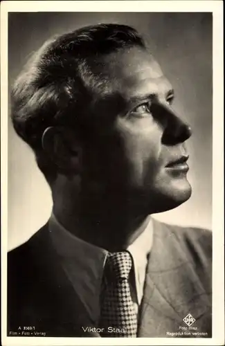 Ak Schauspieler Viktor Staal, Portrait, Anzug