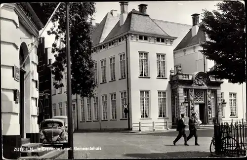 Ak Zutphen Gelderland, 's Gravenhof met Gemeentehuis