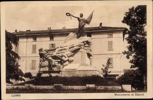 Ak Luino Lago Maggiore Lombardia, Monumento ai Caduti