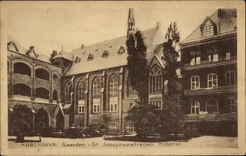 Ak København Kopenhagen Dänemark, Gaarden i. St. Joseph Sostrenes Hospital