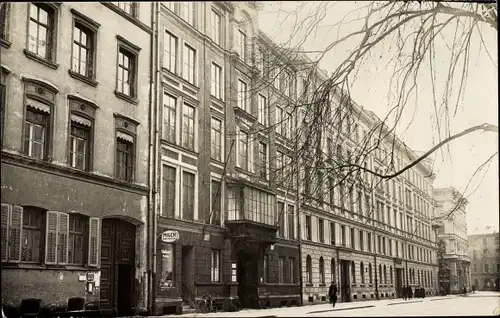 Foto Ak München Maxvorstadt, Straßenpartie, Wohnhäuser, Milchhandlung