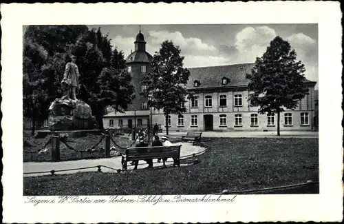 Ak Siegen in Westfalen, am unteren Schloss, Bismarckdenkmal