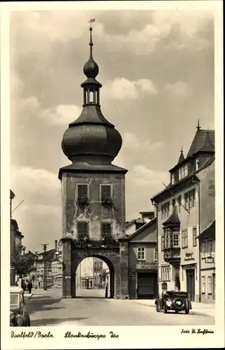 Ak Saalfeld an der Saale Thüringen, Blankenburger Tor, Fleischerei, Bäckerei, Geschäfte, Autos