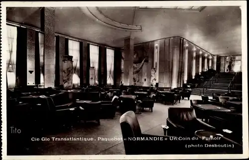 Ak Paquebot Normandie, CGT French Line, Un Coin du Fumoir