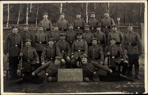 Foto Ak Deutsche Soldaten in Uniformen, Kaiserzeit