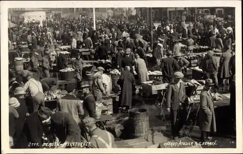 Ak Bergen Norwegen, Fisketorvet, Blick auf den Fischmarkt, Marktstände