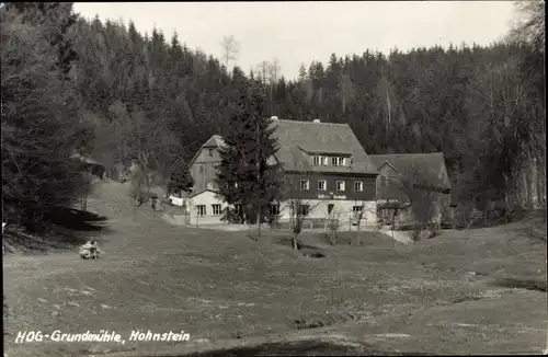 Ak Hohnstein Sächs. Schweiz, HOG Grundmühle am Waldrand