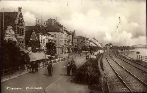 Ak Rüdesheim am Rhein Hessen, Rheinstraße, Bahngleise, Bahnstrecke