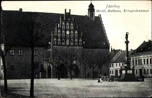 Ak Jüterbog im Kreis Teltow Fläming, Markt, Rathaus, Kriegerdenkmal