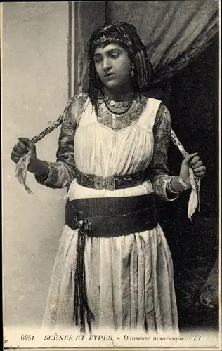 Ak Scenes et Types, Danseuse mauresque, Maghreb