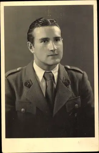 Foto Ak Mann in Uniform, Soldat, Portrait, II. WK