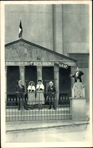 Ak Stand des Vins Superieurs G.R.A.P. a la Foire de Paris