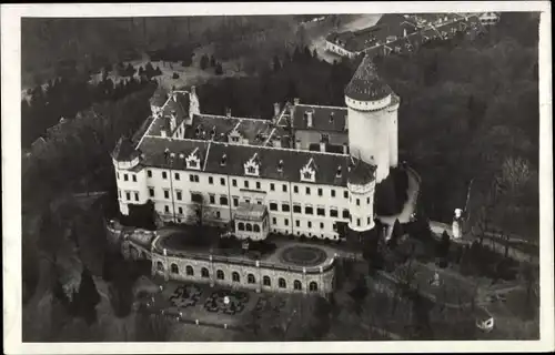 Ak Konopiště Benešov Beneschau Mittelböhmen, Zamek, Luftbild