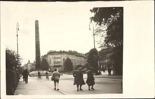 Foto Ak München, Stadtansicht, Passanten