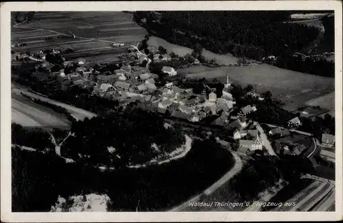 Ak Waldau Schleusingen in Thüringen, Blick auf den Ort, Fliegeraufnahme