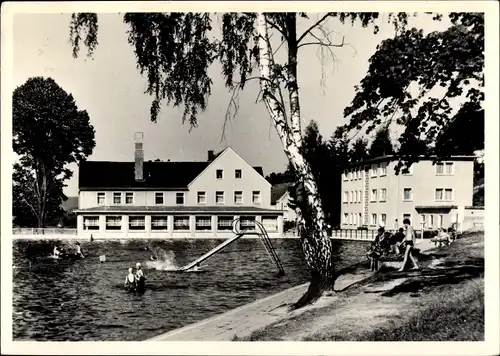 Ak Hetzdorf Halsbrücke in Sachsen, Gaststätte Sumpfmühle, Schwimmbad, Wasserrutsche