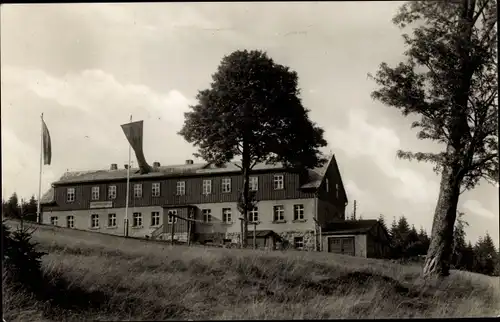 Ak Sosa Eibenstock im Erzgebirge, Jugendherberge Hans Beimler (früher Rote Grube),  Außenansicht