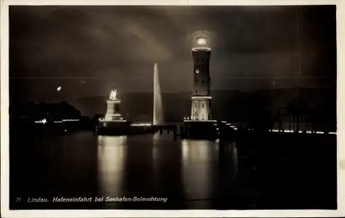 Ak Lindau im Bodensee Schwaben, Hafeneinfahrt bei Seehafen Beleuchtung